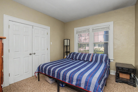 Next Photo