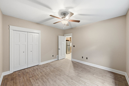 Next Photo