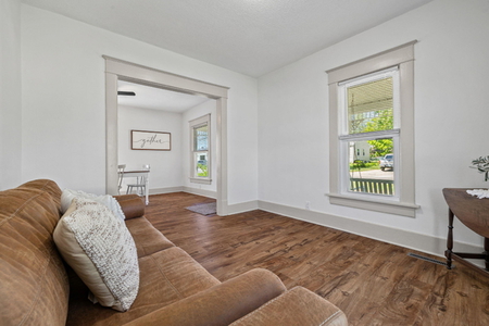 Next Photo