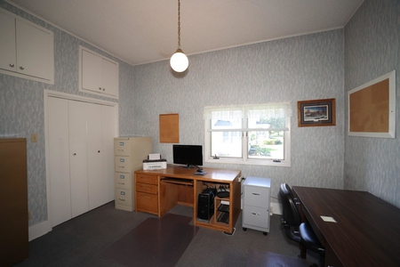 Next Photo