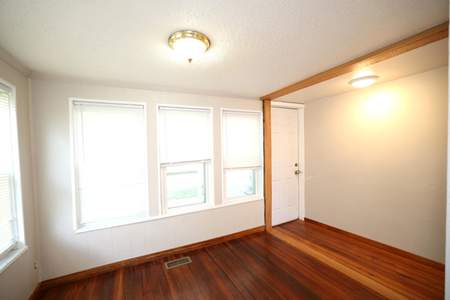 Next Photo