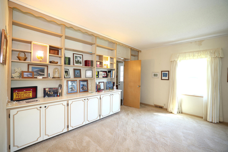 Next Photo