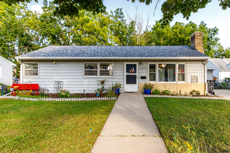 Next Photo