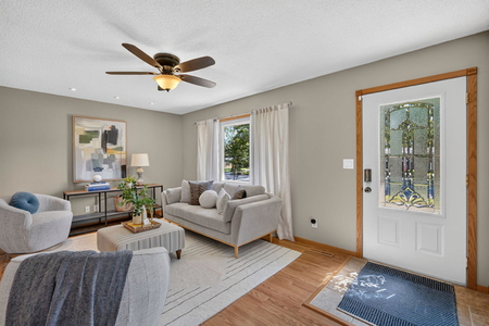 Next Photo