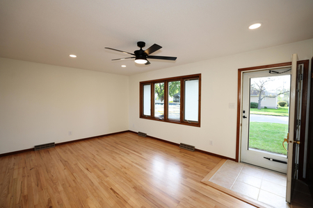 Next Photo